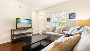 Upstay Modern 3BR Townhome with Pool near Disney