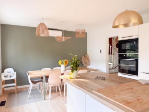 Cozy house with pool