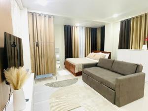 JC7 Cozy Studio at Candon City Proper - JEMS Bldg 3rd Floor