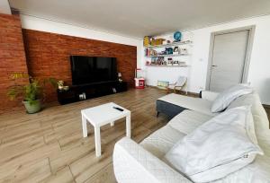 Domus Apartment in villa, swimming pool and private parking