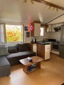 Bungalow bord de Lac Biscarosse - Ubytování bez kategorie ve městě Sainte-Eulalie-en-Born