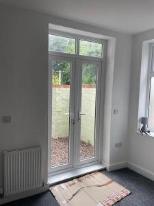 3 Double Bedroom Home-Sleeps 8 - Castle Donnington