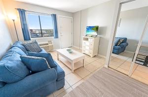 Oceanview Bluewater Resorts King Honeymoon Suite!