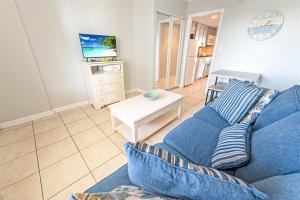 Oceanview Bluewater Resorts King Honeymoon Suite!