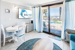 First Floor,Direct Oceanfront,Beautiful Decor,Nice