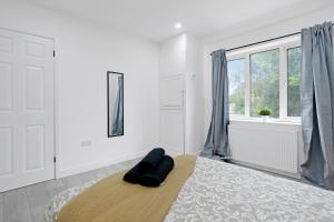 3Bed House-Free Parking