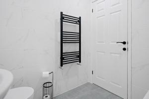 3Bed House-Free Parking