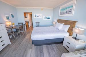 Newly Updated, Direct Oceanfront and Heated Pools!