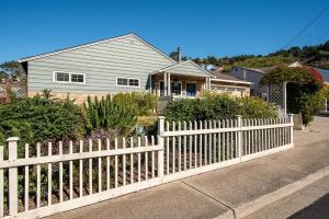 Ocean Cottage, Fire Pit, Trampoline, Outdoor Kitchen