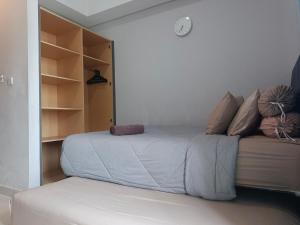 Room studio dengan twin bed