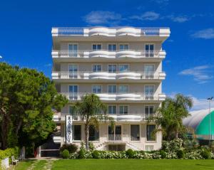 4 csillagos apartman Olympus Resort Alba Adriatica Olaszorsz&aacute;g