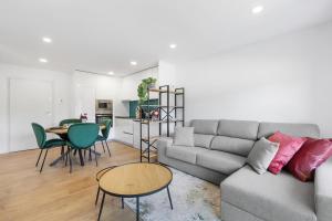 Sunny Stays Espinho - Balcony & Pool