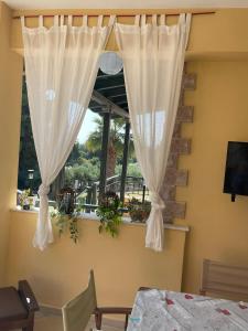 Xenius Zeus Sea View Maisonette in Glarokamvos II