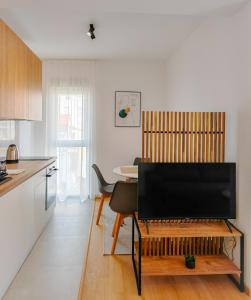 Modern City Apartment Budva 4-Central Location,5 min to Beach