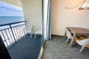 Direct Oceanfront at Coral Beach with Heated Pools