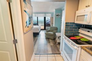 Honeymoon Suite - Caravelle Resort, Great Terrace!