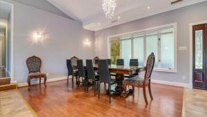 Luxury Lake Front Camelot Villa