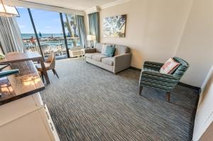 Direct Oceanfront at Coral Beach,Nice,Heated Pools