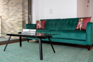 Lux and Large 2 bed Battersea Power Station