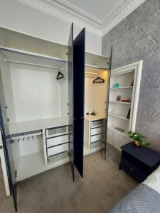 Spacious Edinburgh Home with Easy Access to Airport & City Centre