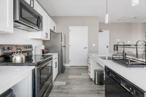 1BR Retreat, 2 Smart TVs, WiFi & Free Parking