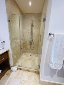 Stylish 1BR, Pools & Walk to Beach - Sublime