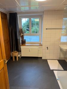 Schweizerhaus Glarus - Historisch & Stilvoll mit Garten