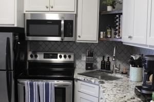 Little Rock - Downtown Comfort, Capital Manor Getaway