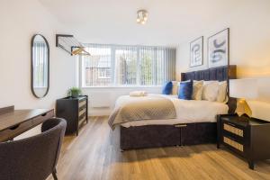 Stylish 2BR 2BA Flat in Gravesend Sleeps 4