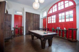 Engine 24 Firehouse Bed & Breakfast