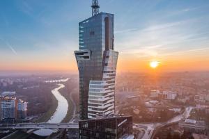 OLSZYNKI PARK- SkyV Luxury Premium Apartment with View, City Centre by StayNest