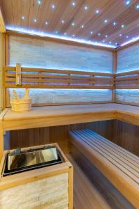 Foric Apartments With Outdoor Heated Pool