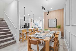 Casa Luxo 5 Suítes | Perto da Epic Universe