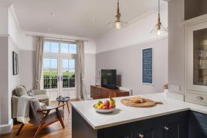 Sandsend - Seahouses