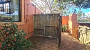 Firefly Cottage: Cosi nest tucked away in garden