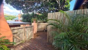 Firefly Cottage: Cosi nest tucked away in garden