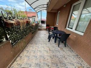 Bright and Cozy Flat near Center - Queen, Bunk and Sofa-Beds plus Large Terrace
