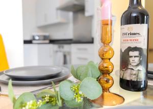 Birmingham City Centre Apartment with Balcony