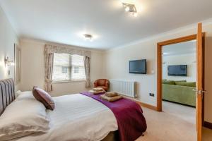 The Pear Tree Tidal Crest