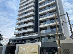 Tranquil 1BD Apt, Pool, 17th Flr, Walking distance to Yaya