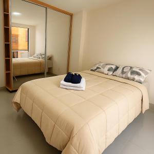 105 - Moderno Departamento en Sirari Equipetrol 2 Dormitorios, 2 Baños, Balcón y TV 50