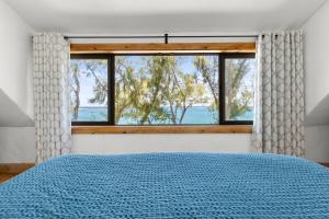 BlueMoon Villa - Authentic, seaside living