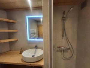 Appartement refait a neuf avec parking