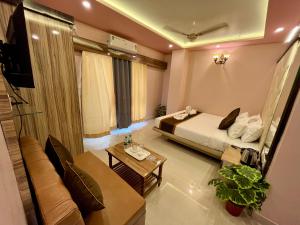 The Little Heaven Hotel near Kolkata Airport
