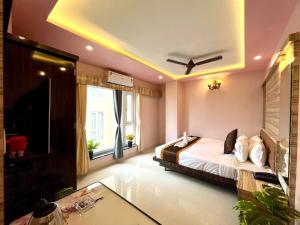 The Little Heaven Hotel near Kolkata Airport