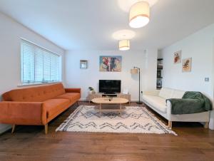 The Eastern Hive - King bed, 3x Parking, Coop Live & Etihad