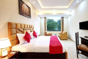 Hotel Golden Era-Near Shopprix Mall