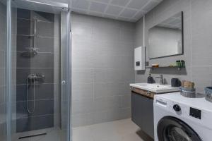 20th Floor Amazing View, Spa & Fitness Parking APT