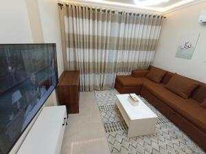 Elegant 3-Bedroom Apartment with Reception and Dining Space Mokattam, Cairo