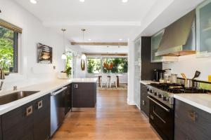 Stunning Accessible View Home W Lift in Sausalito